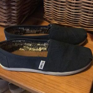 Navy toms!